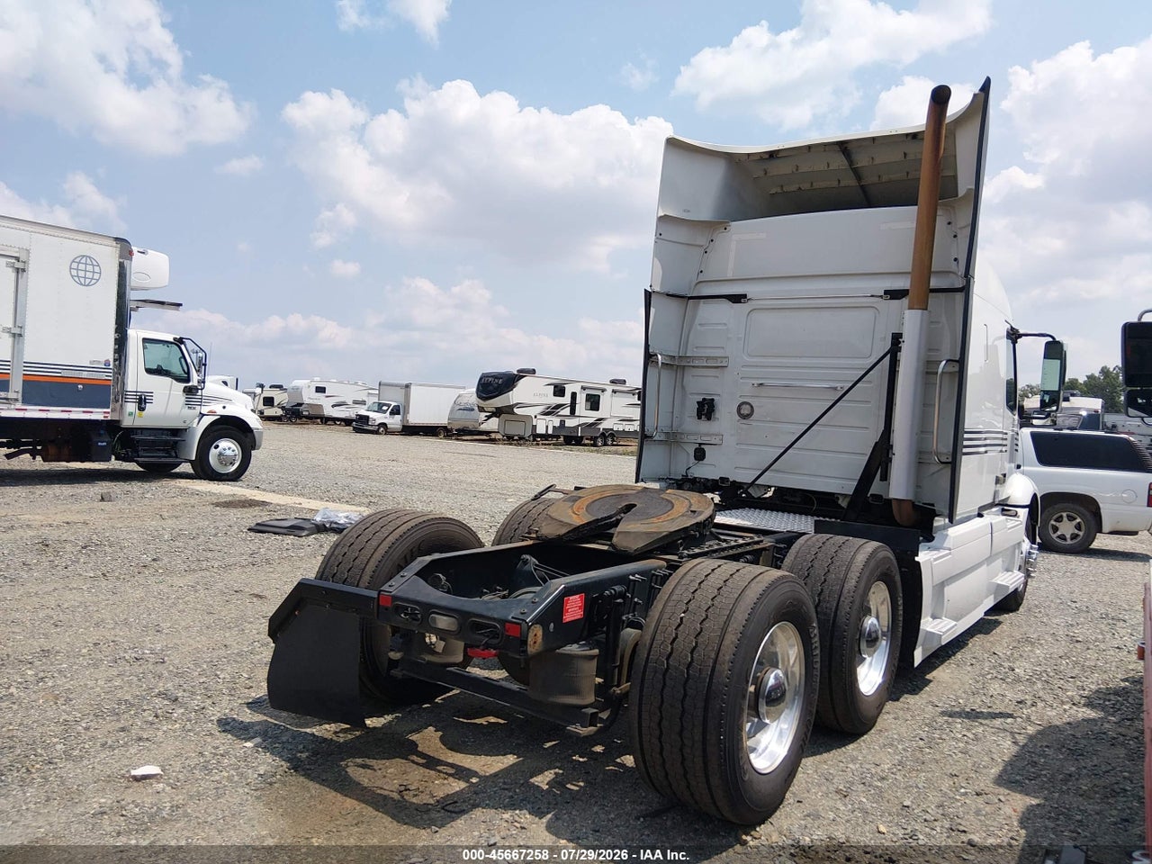 2019 VOLVO VNR · 4/4