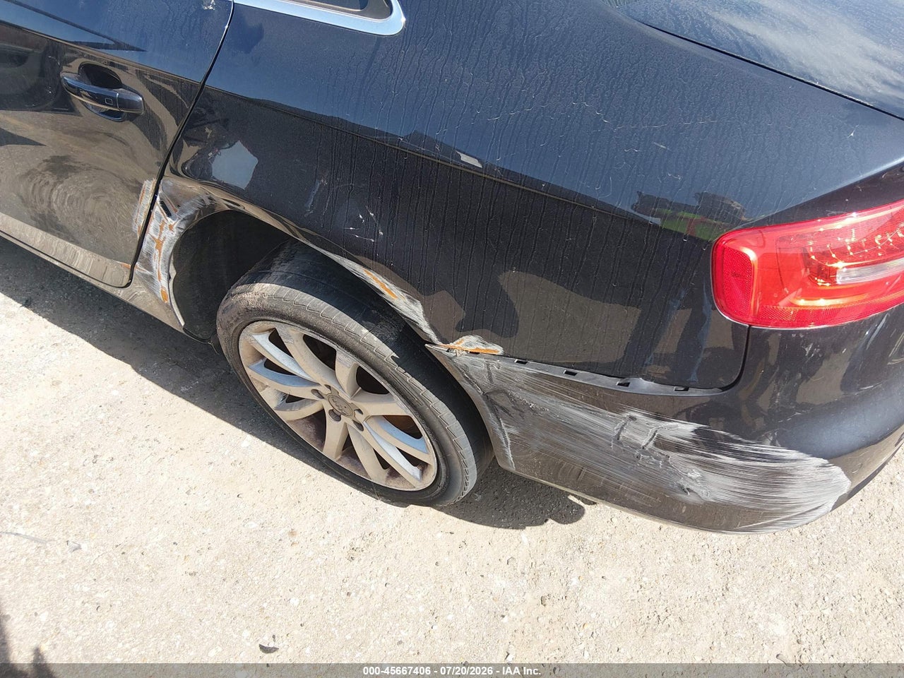 2013 AUDI A4 2.0T PREMIUM · 6/10