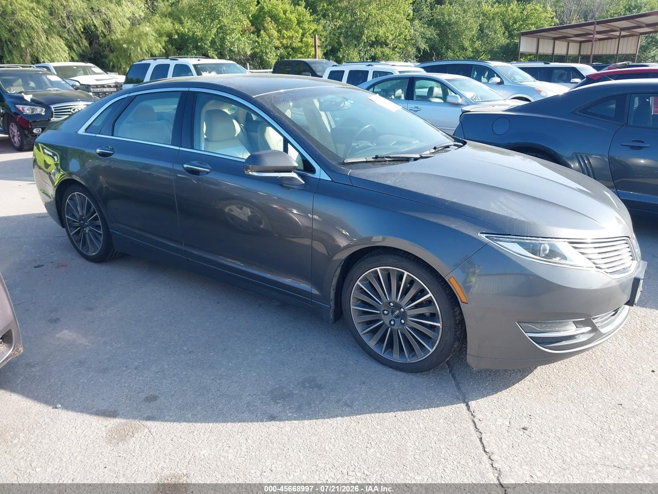 3LN6L2GK9GR****** · 2016 LINCOLN MKZ