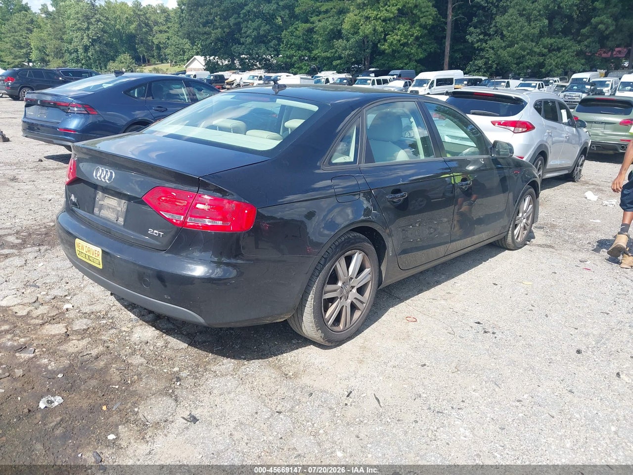 2010 AUDI A4 2.0T PREMIUM · 4/11