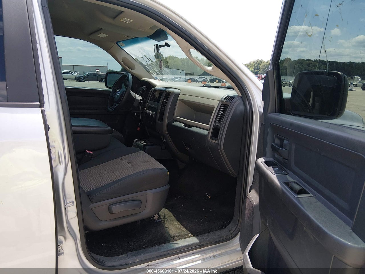 2012 RAM 1500 ST · 5/11
