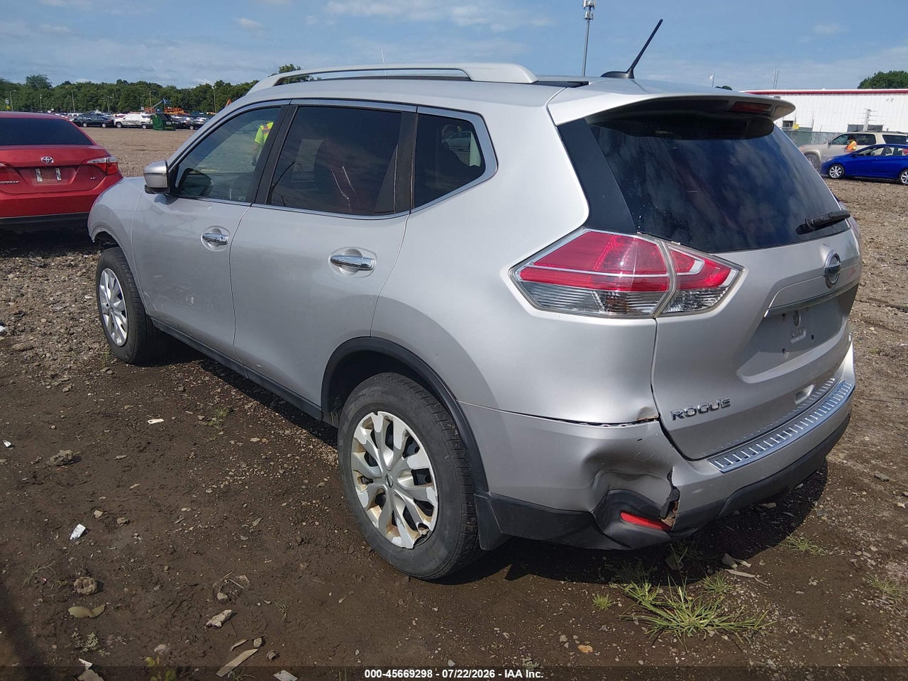 2016 NISSAN ROGUE S · 3/11