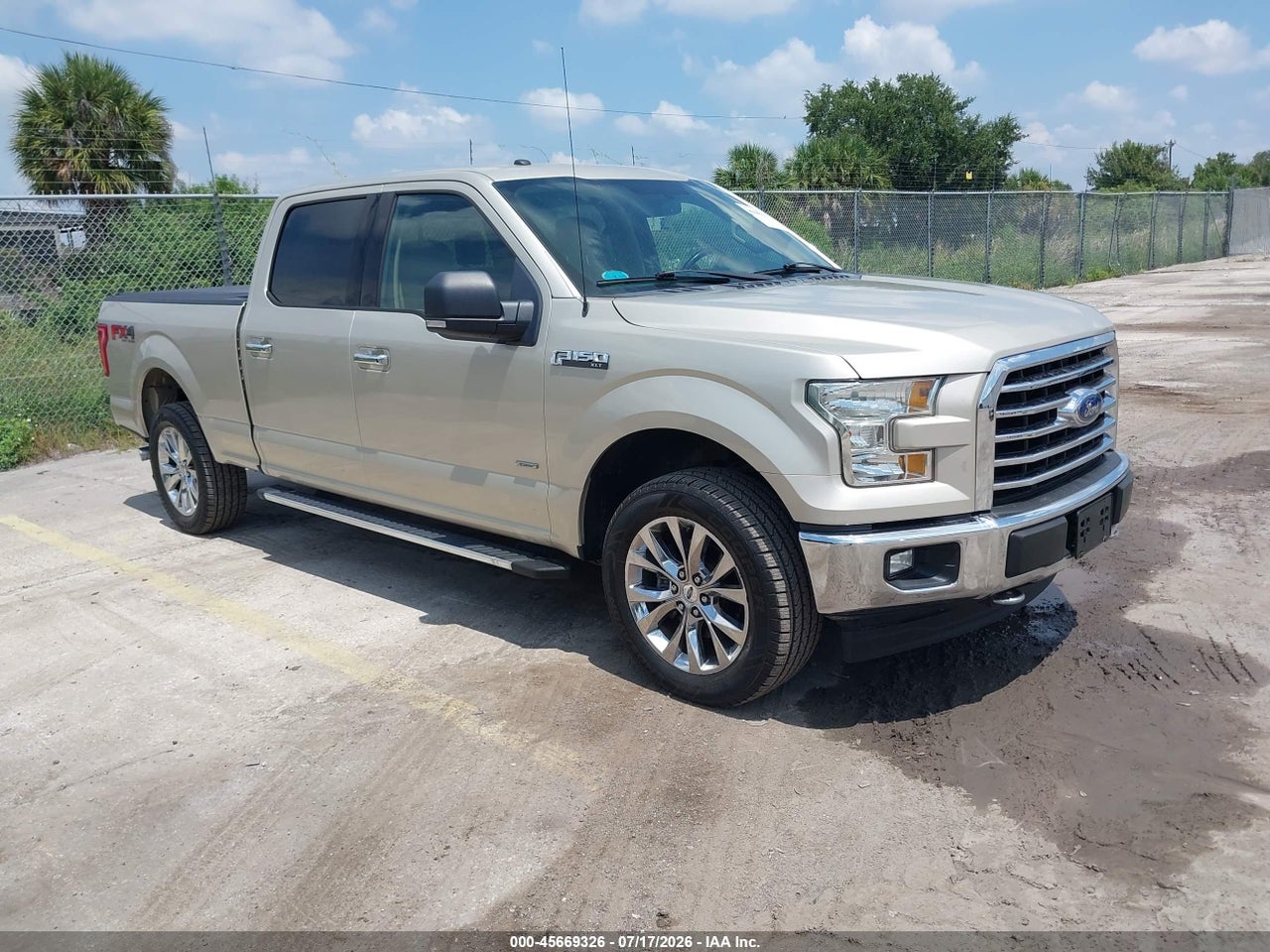 1FTFW1EG4HF****** · 2017 FORD F-150 XLT