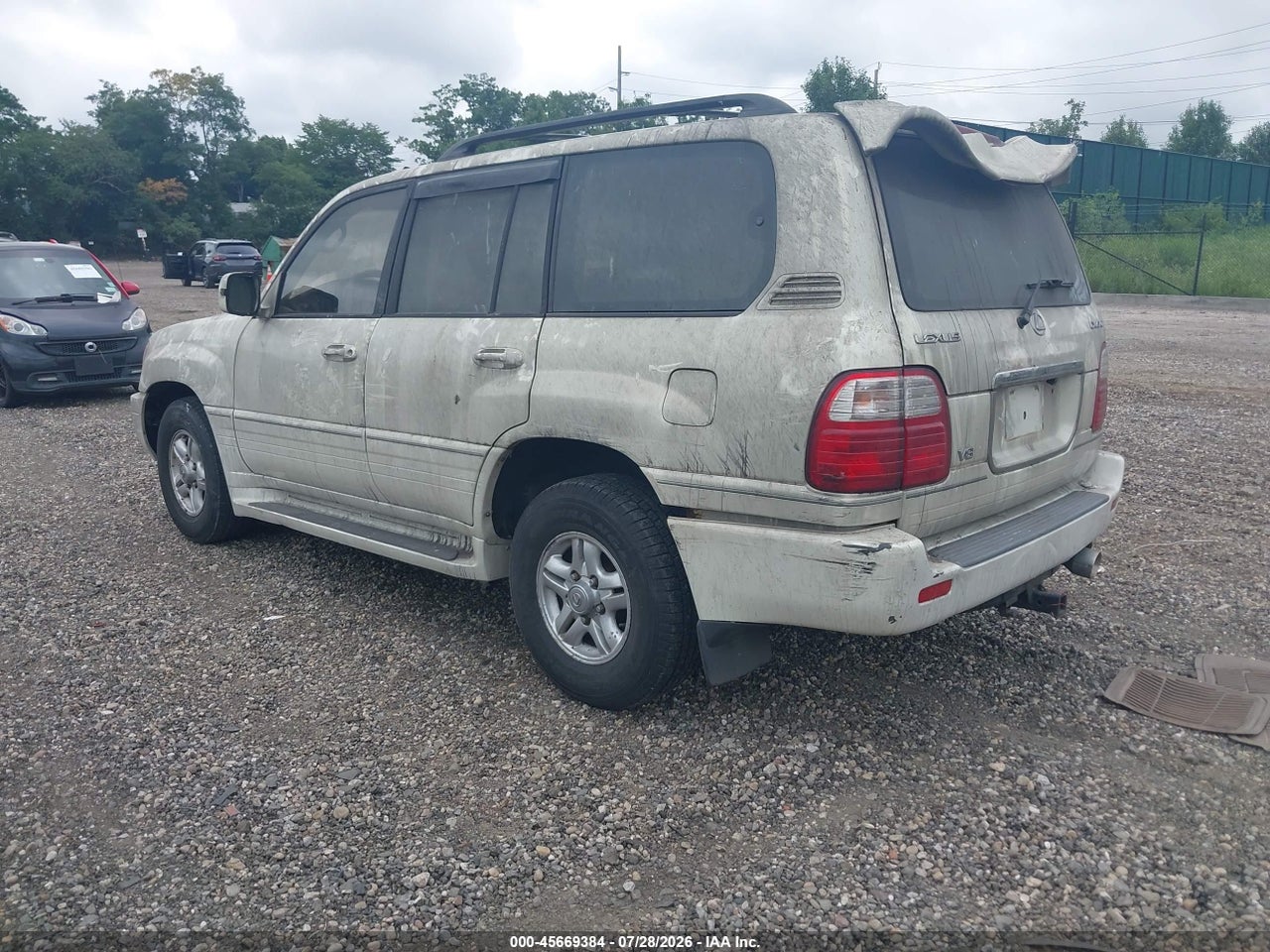 2002 LEXUS LX 470 · 3/11