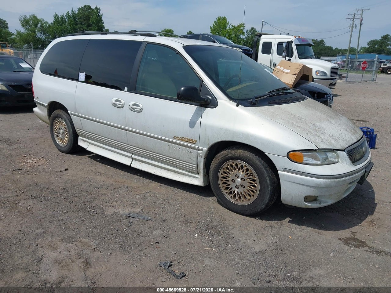 1C4GP64L9VB****** · 1997 CHRYSLER TOWN &amp; COUNTRY LXI