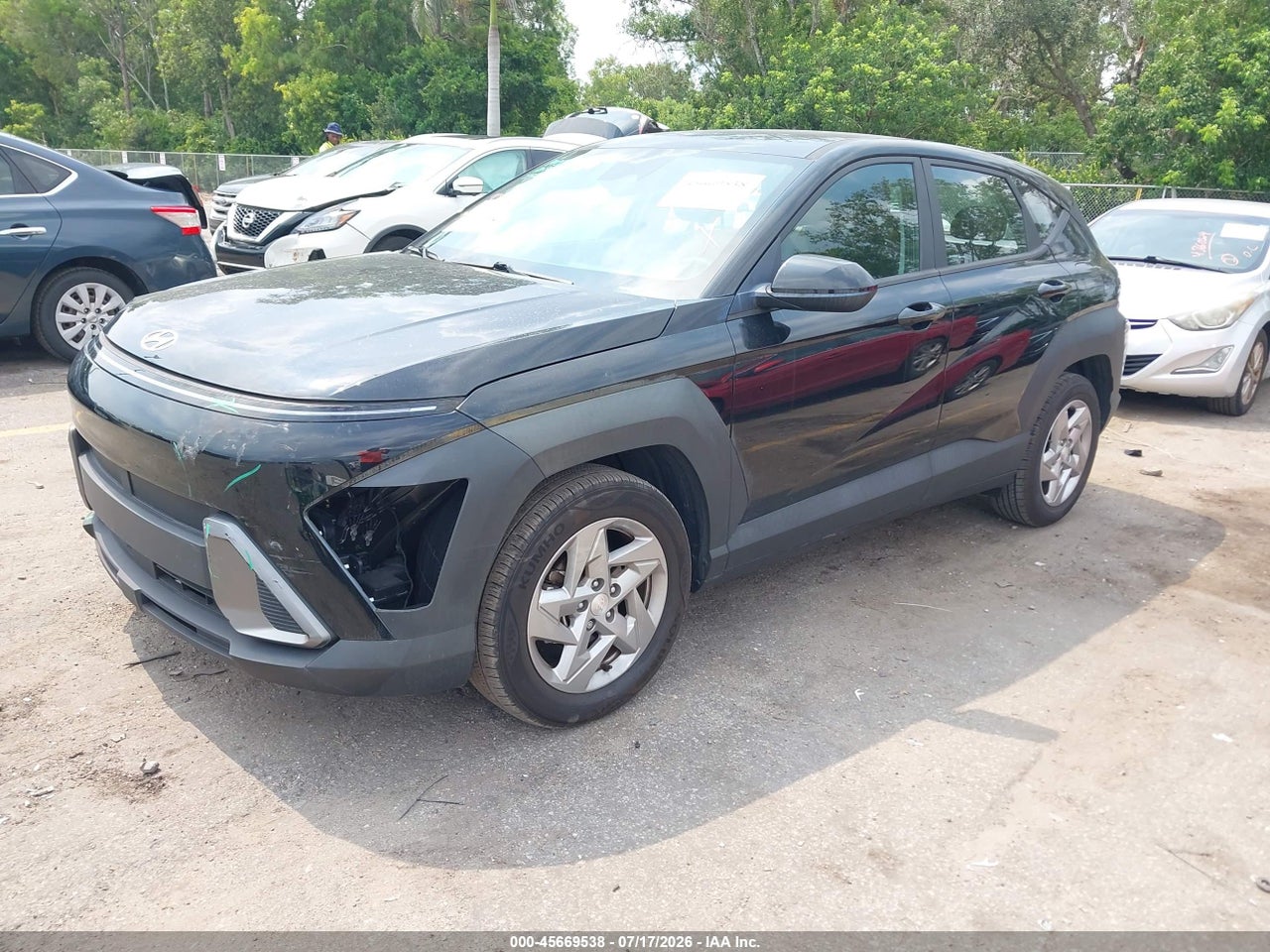 2024 HYUNDAI KONA SE · 2/11
