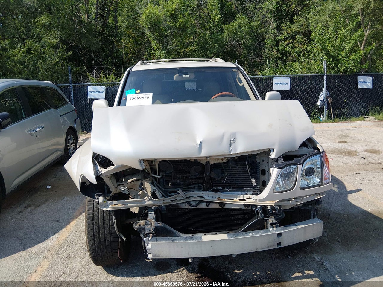 2004 LEXUS LX 470 · 6/11