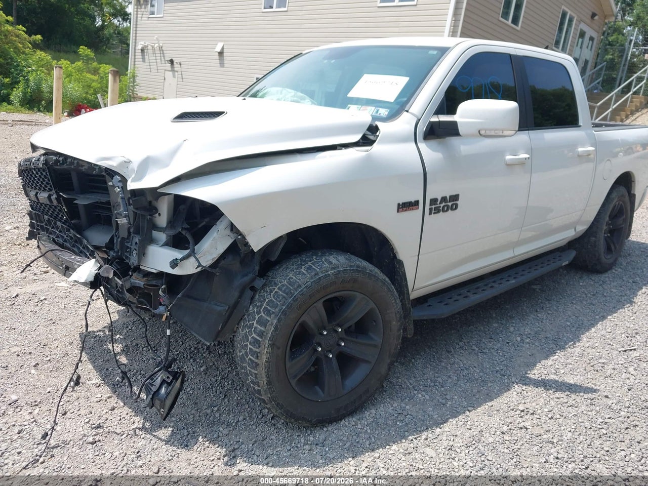 2017 RAM 1500 NIGHT  4X4 5'7 BOX · 2/11