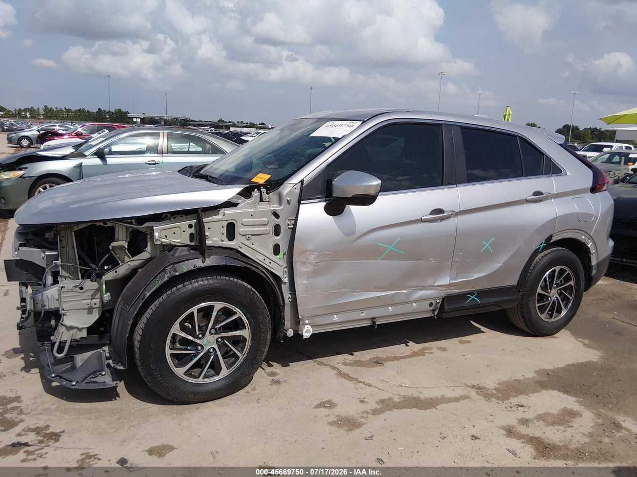 2022 MITSUBISHI ECLIPSE CROSS ES · 6/11
