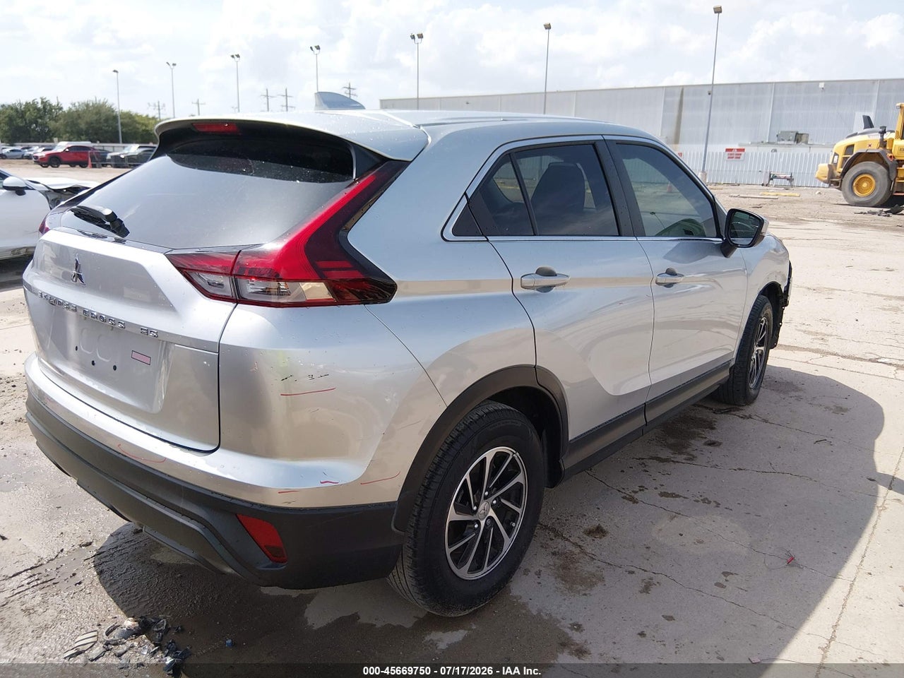 2022 MITSUBISHI ECLIPSE CROSS ES · 4/11