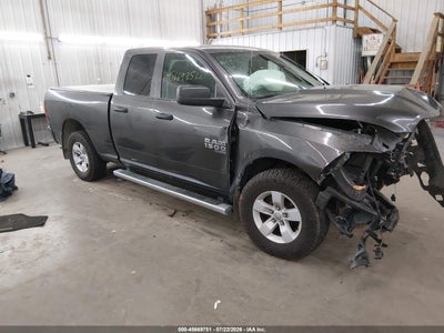 1C6RR7FG8KS****** · 2019 RAM 1500 CLASSIC EXPRESS  4X4 6'4 BOX