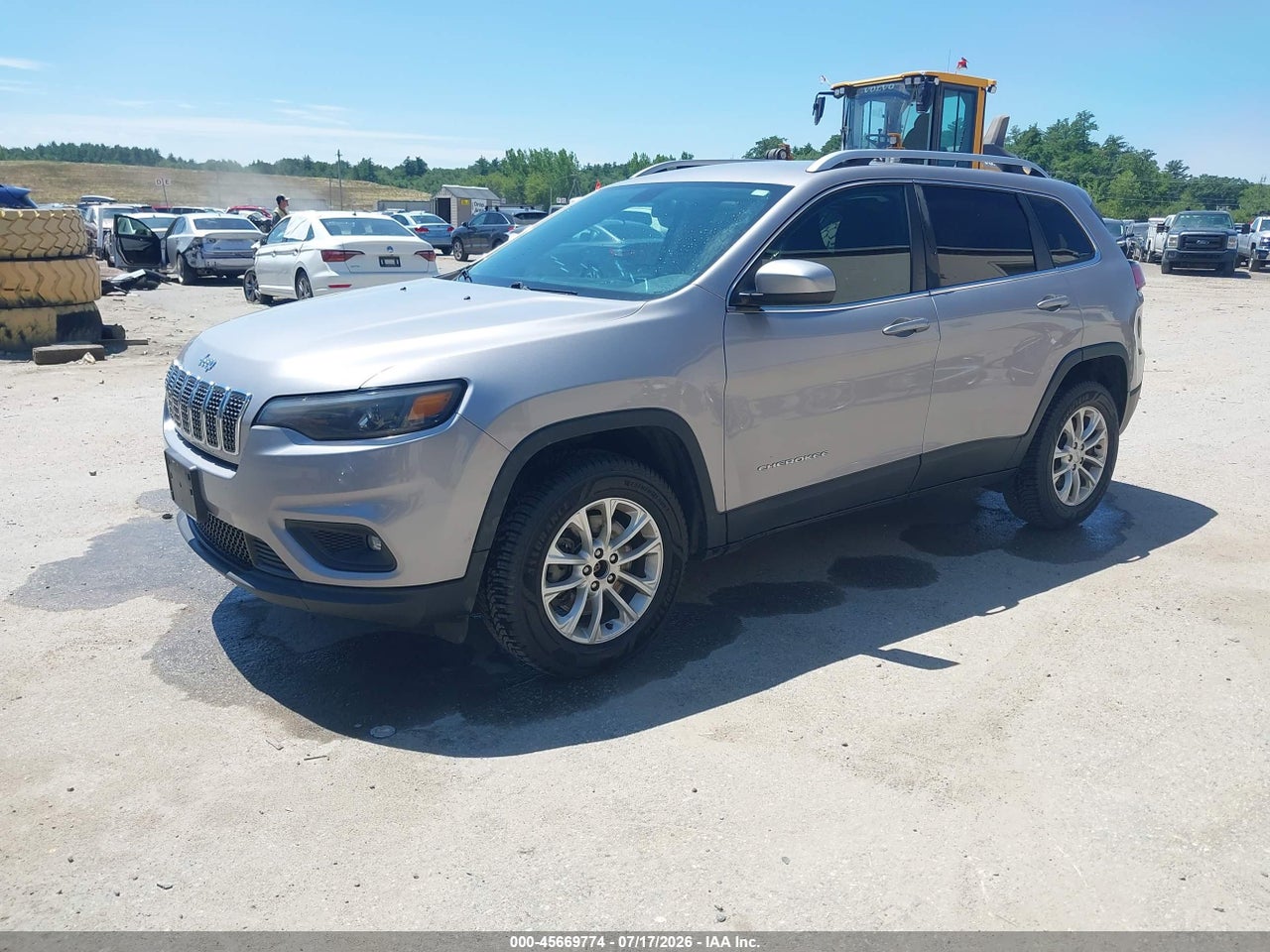 2019 JEEP CHEROKEE LATITUDE 4X4 · 2/11