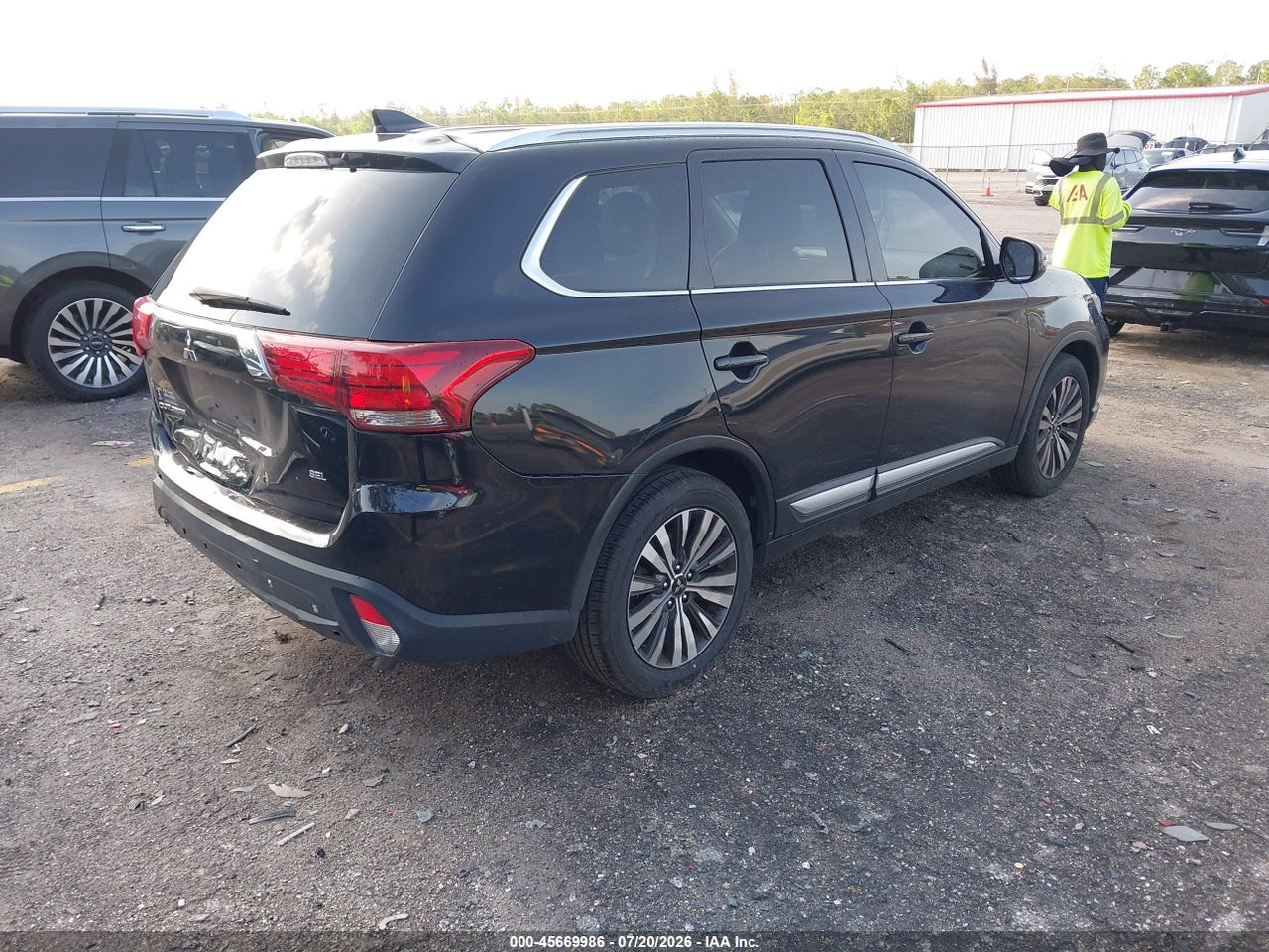 2020 MITSUBISHI OUTLANDER SEL 2.4 · 4/11
