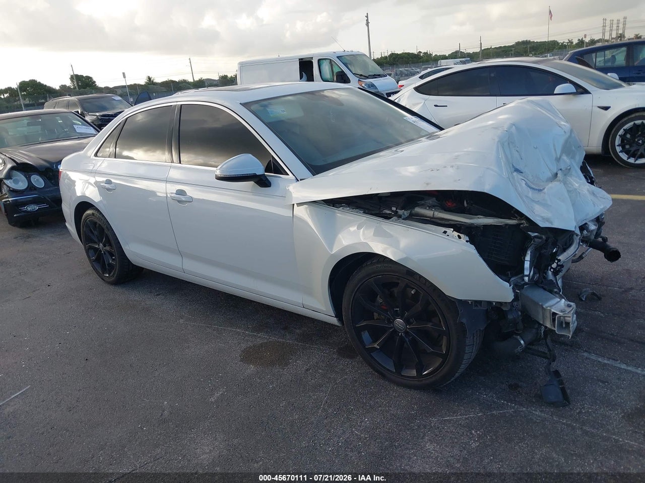 WAUGMAF46KA****** · 2019 AUDI A4 40 PREMIUM