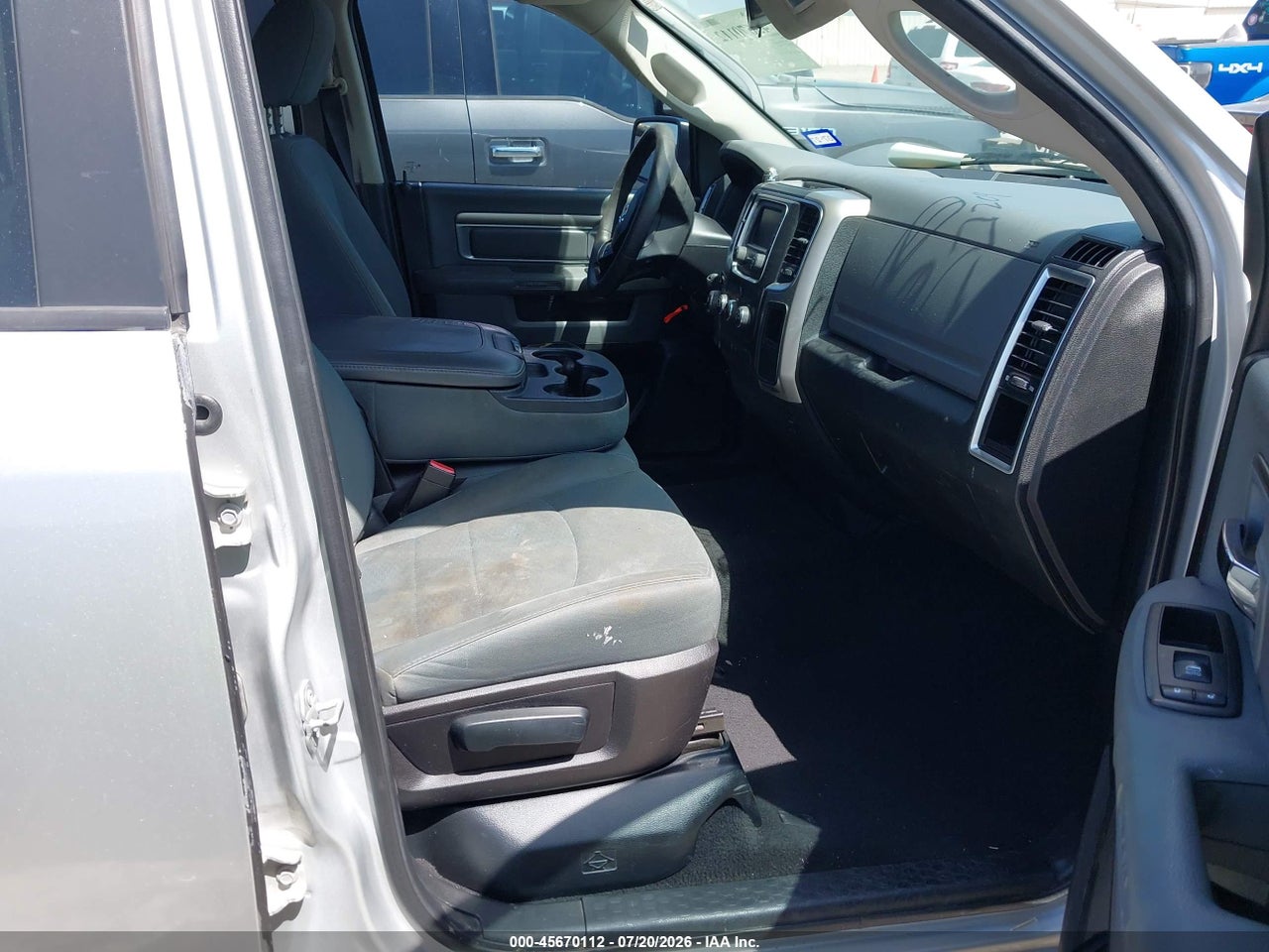 2016 RAM 1500 SLT · 5/11