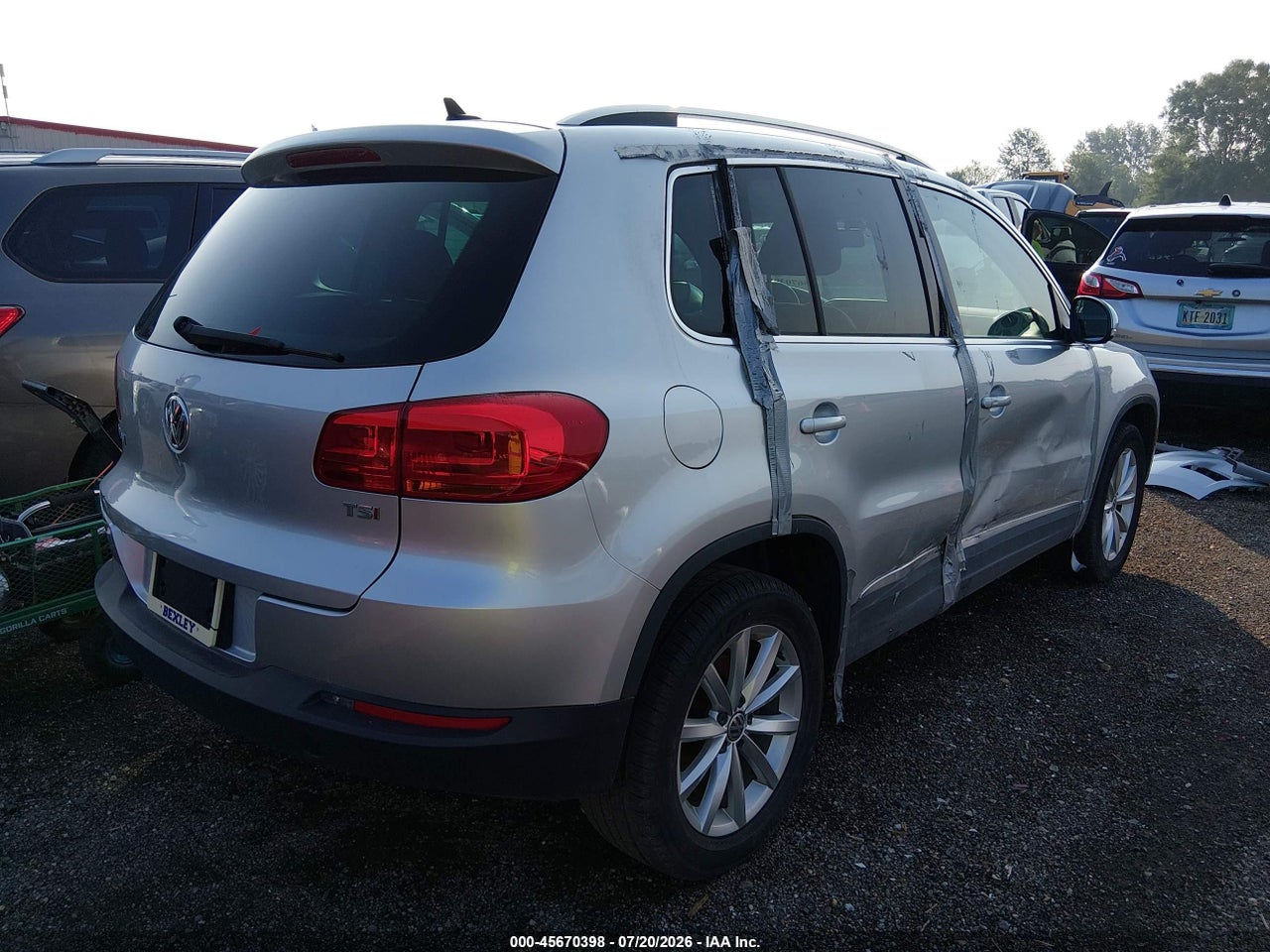 2017 VOLKSWAGEN TIGUAN 2.0T WOLFSBURG EDITION · 4/10