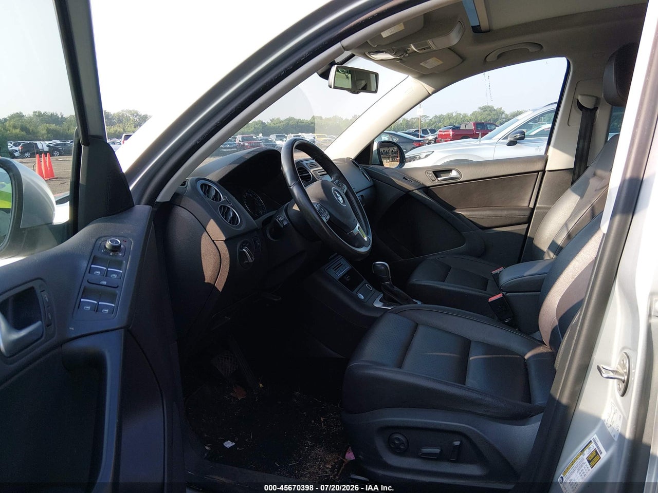 2017 VOLKSWAGEN TIGUAN 2.0T WOLFSBURG EDITION · 5/10