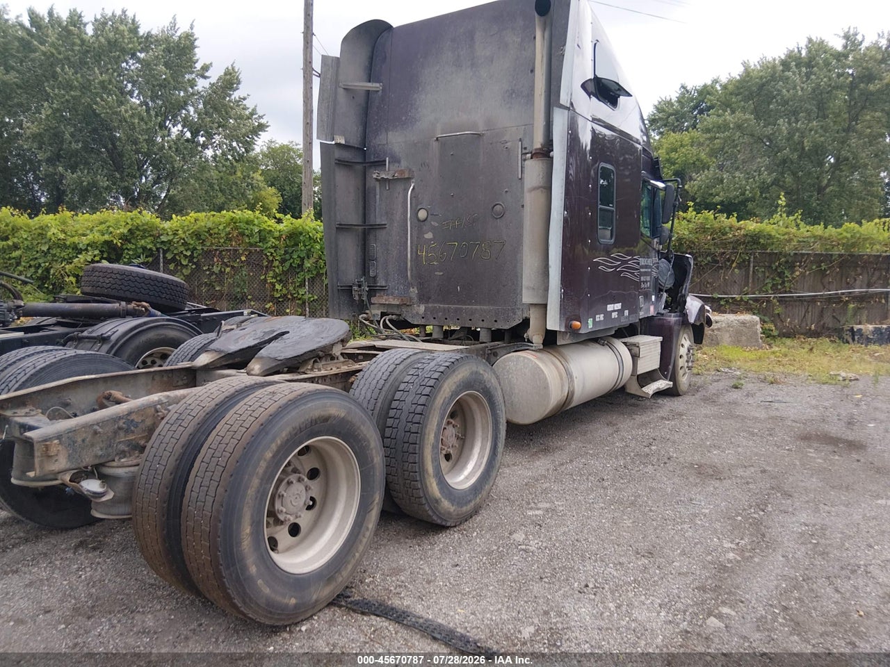 2005 FREIGHTLINER CONVENTIONAL COLUMBIA · 4/4