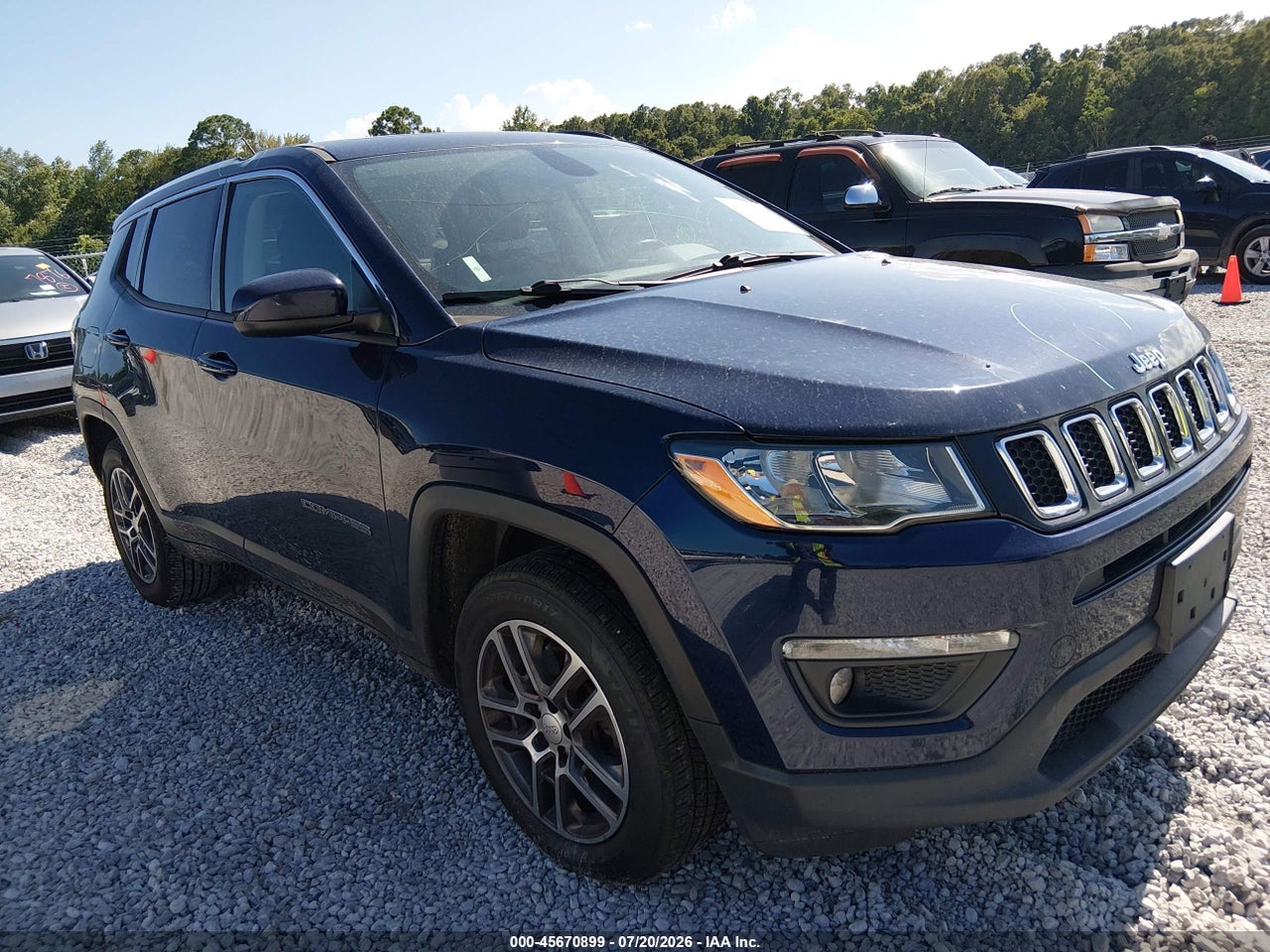 3C4NJDBB8HT****** · 2017 JEEP COMPASS LATITUDE