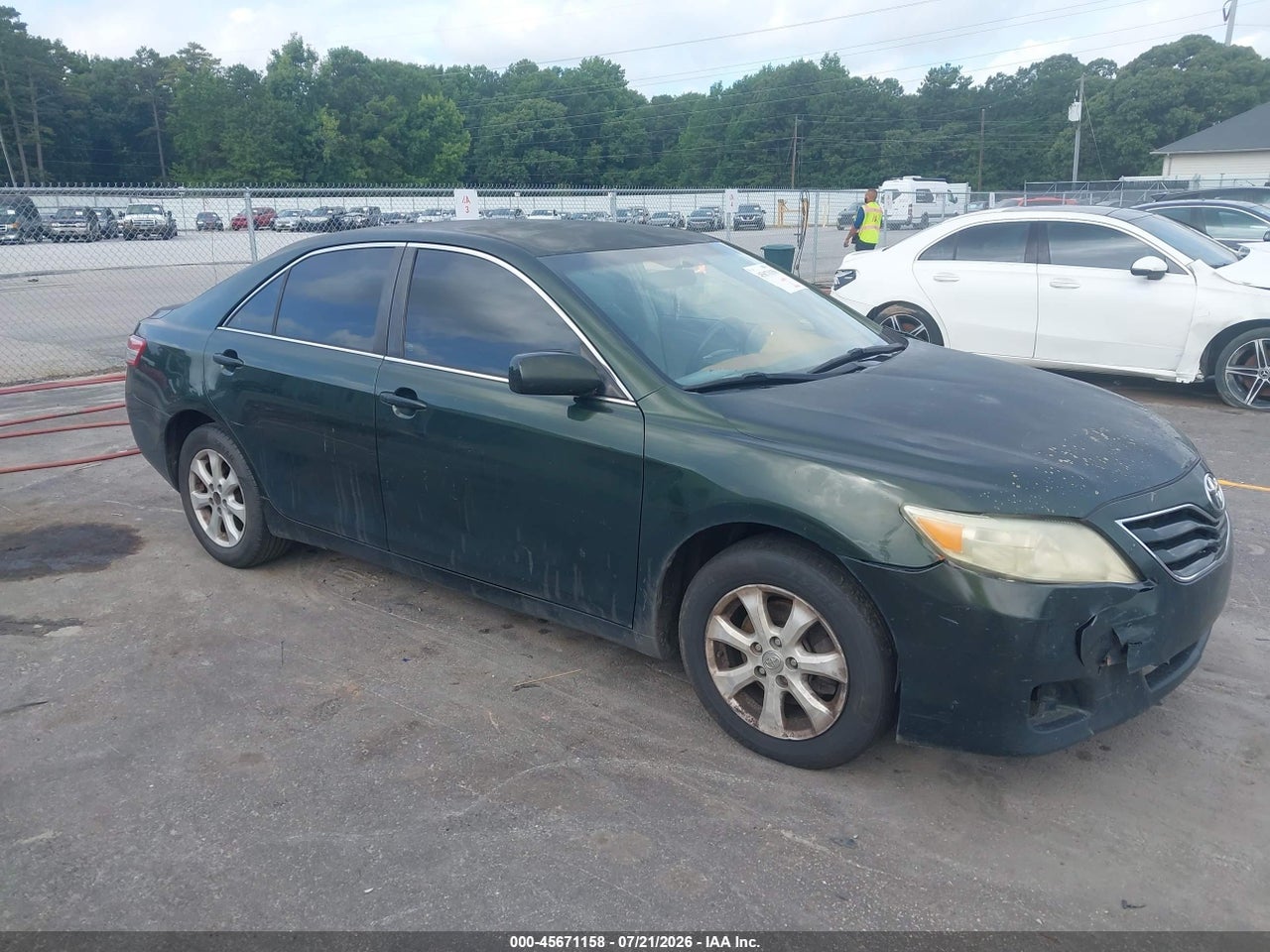 4T1BF3EK6BU****** · 2011 TOYOTA CAMRY LE