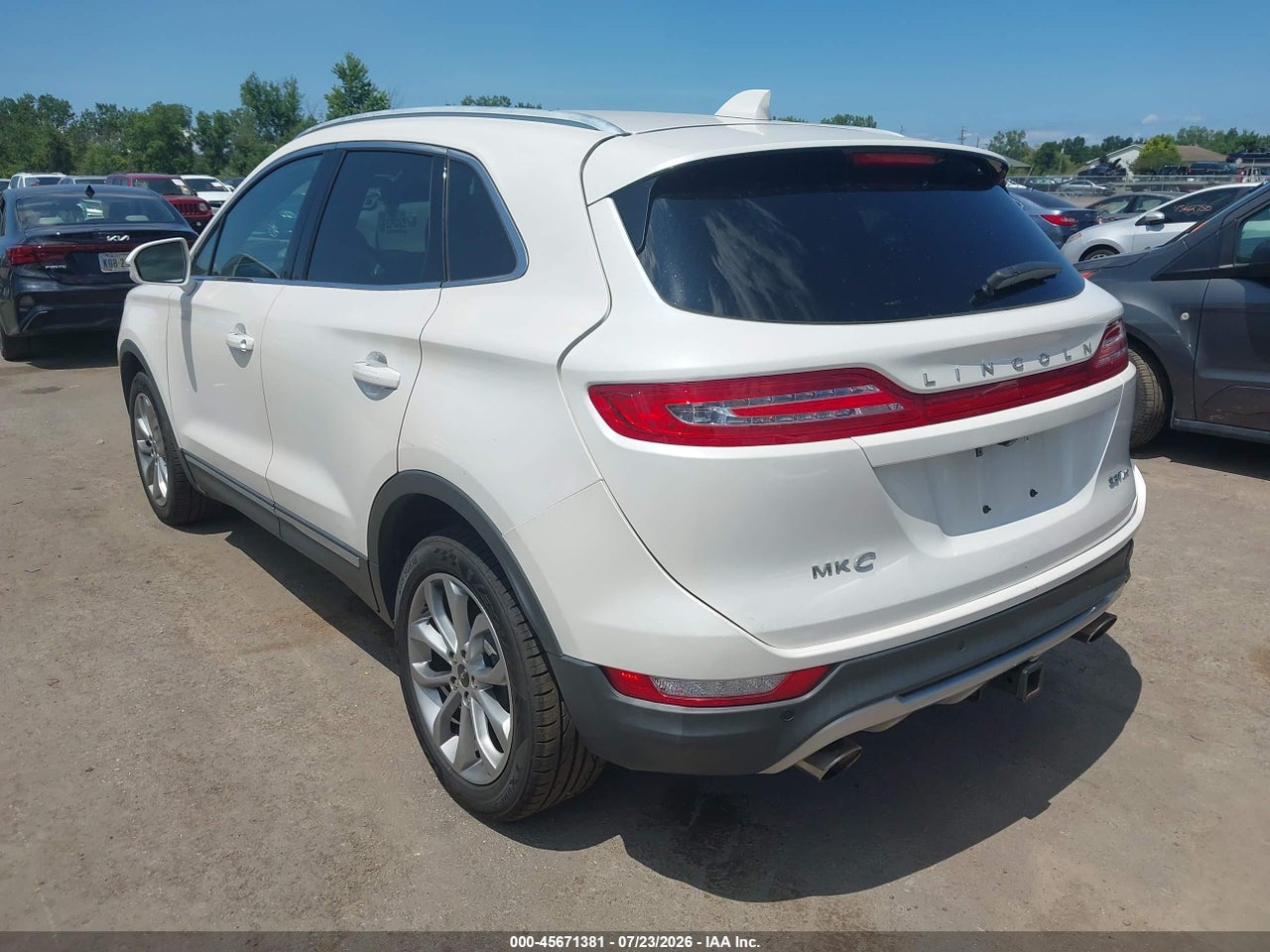 2017 LINCOLN MKC SELECT · 3/11