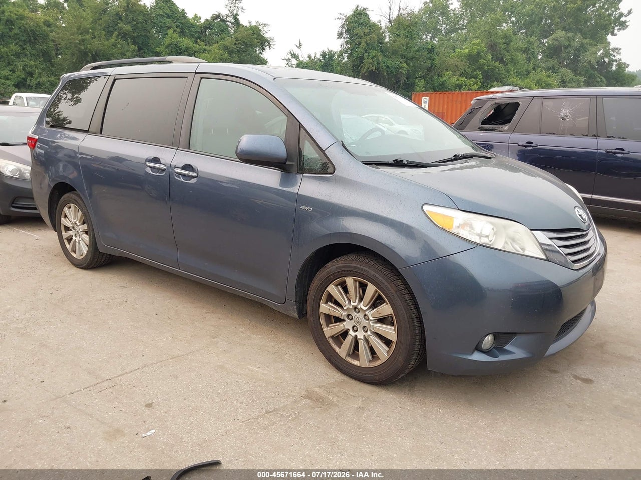 5TDDZ3DC3HS****** · 2017 TOYOTA SIENNA XLE 7 PASSENGER