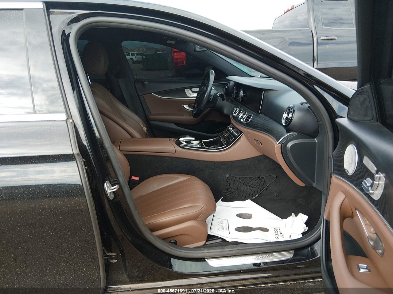 2017 MERCEDES-BENZ E 300   · 5/11