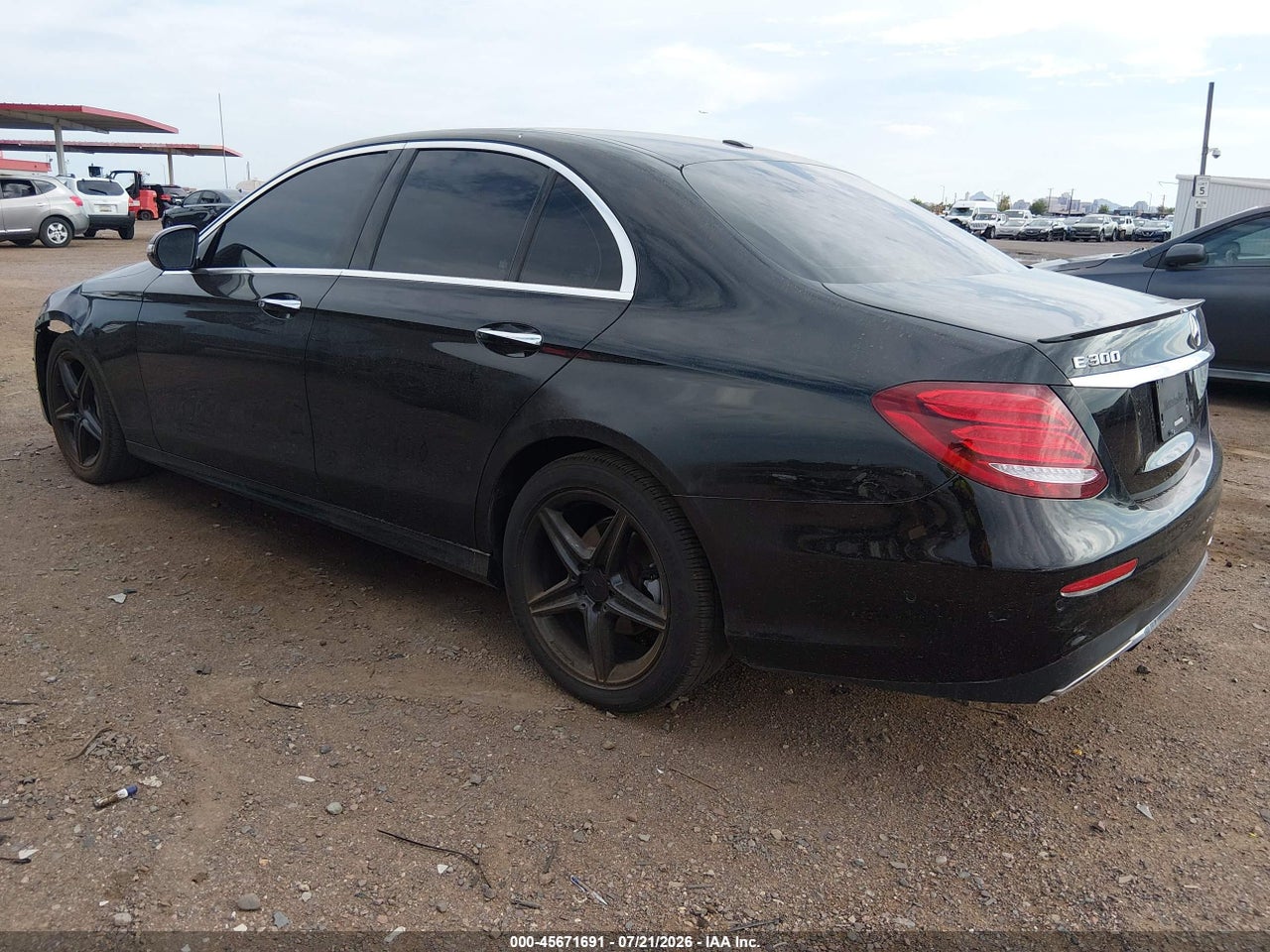 2017 MERCEDES-BENZ E 300   · 3/11
