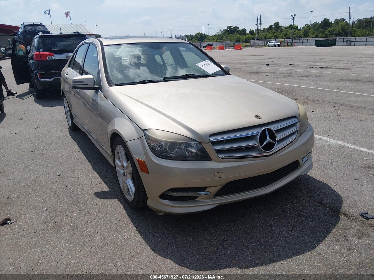 WDDGF5EB5BR****** · 2011 MERCEDES-BENZ C 300 LUXURY/SPORT