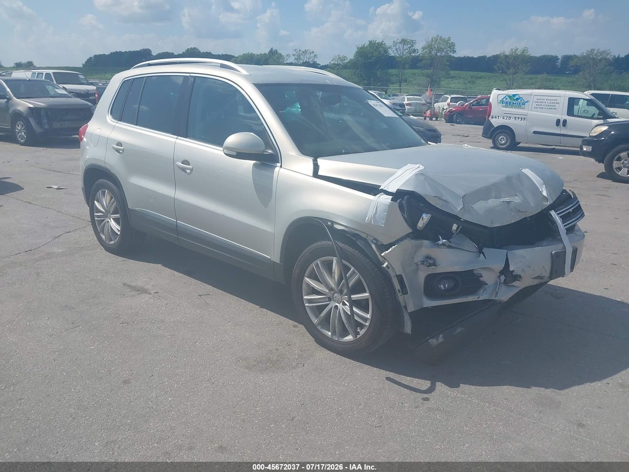 WVGBV3AX9DW****** · 2013 VOLKSWAGEN TIGUAN SE