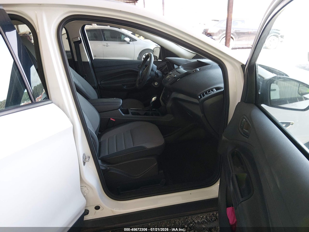 2017 FORD ESCAPE S · 5/11