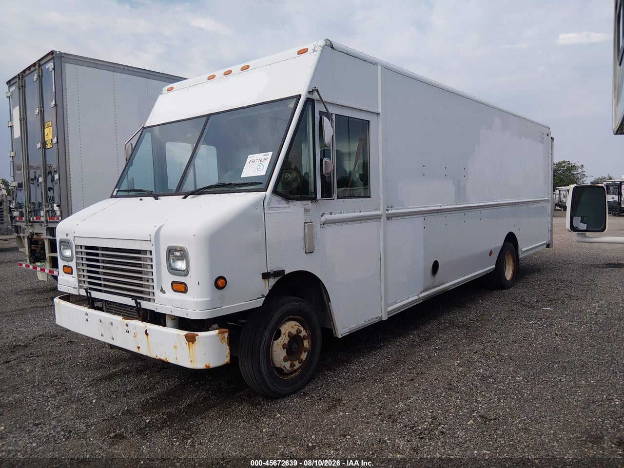 2006 FREIGHTLINER CHASSIS M LINE WALK-IN VAN · 2/4
