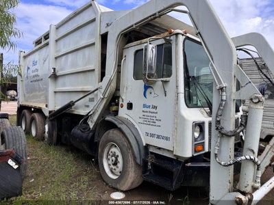 2003 MACK 600 MR600