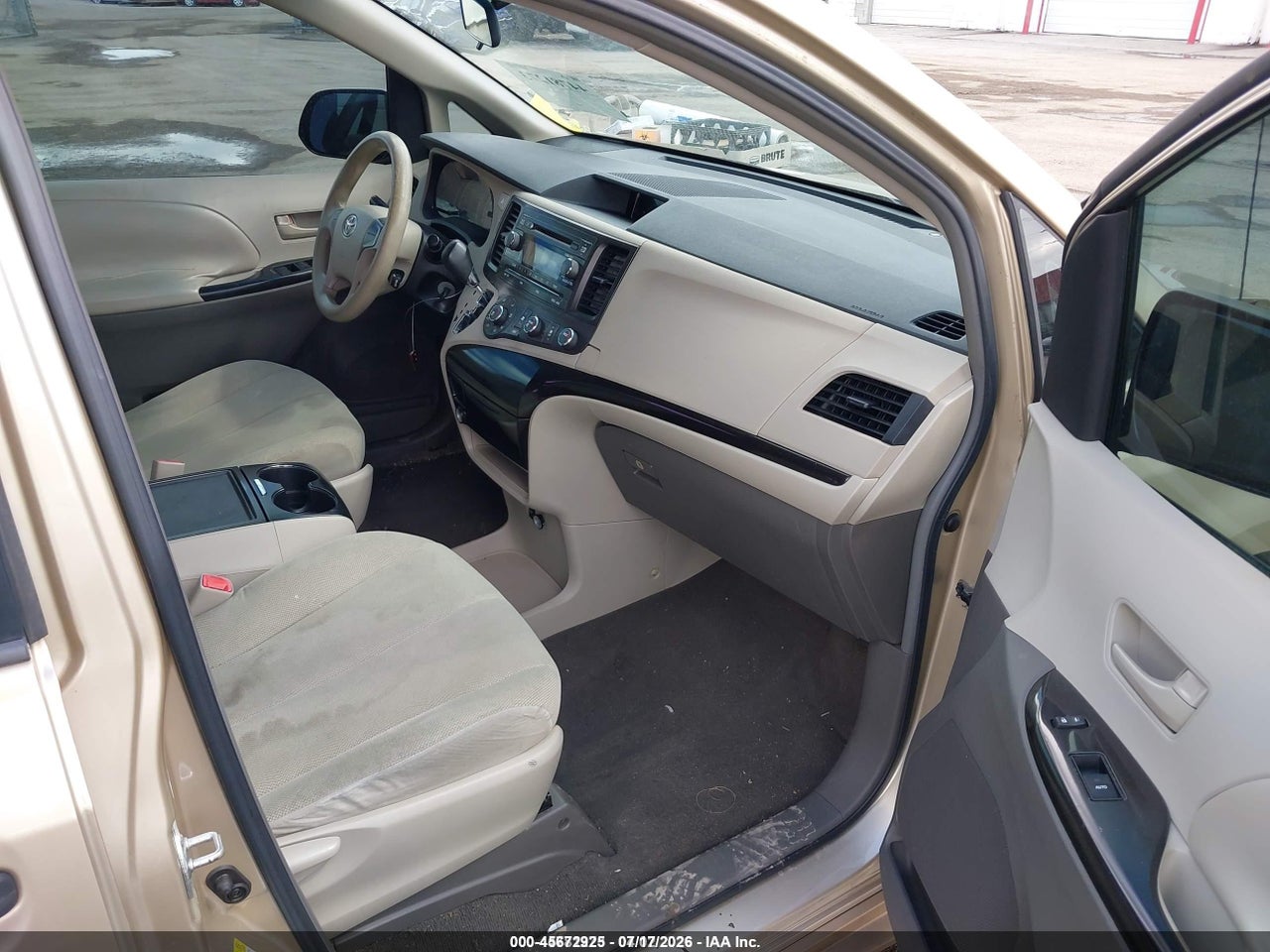 2011 TOYOTA SIENNA BASE V6 · 5/11