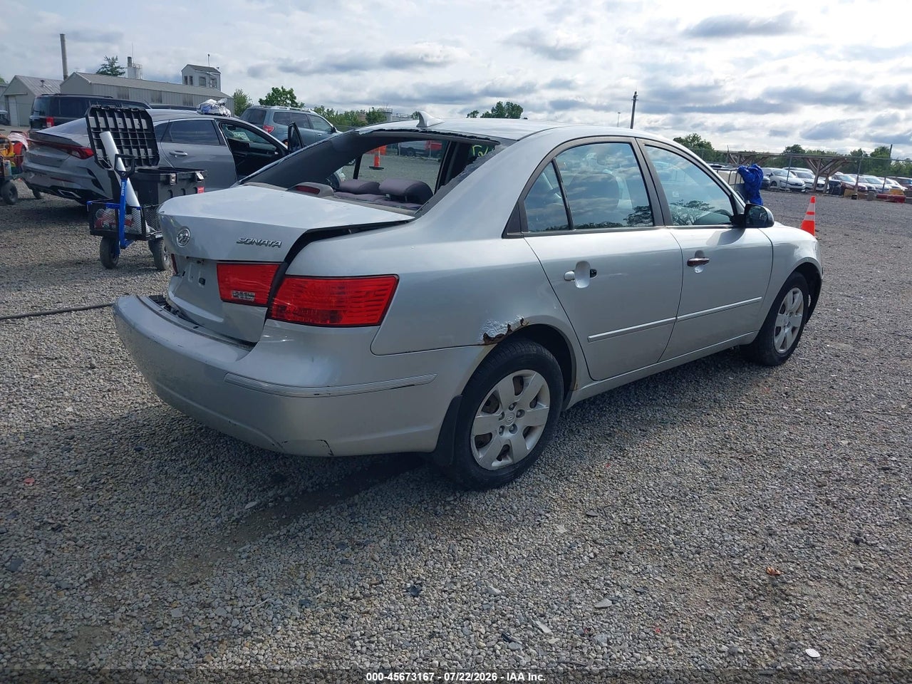 2010 HYUNDAI SONATA GLS · 4/11