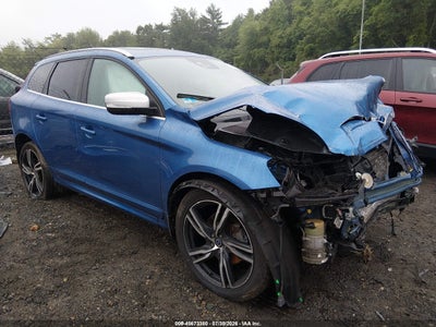 2017 VOLVO XC60 T6 R-DESIGN