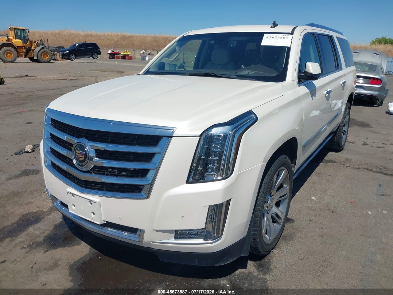 2015 CADILLAC ESCALADE ESV PREMIUM · 2/11
