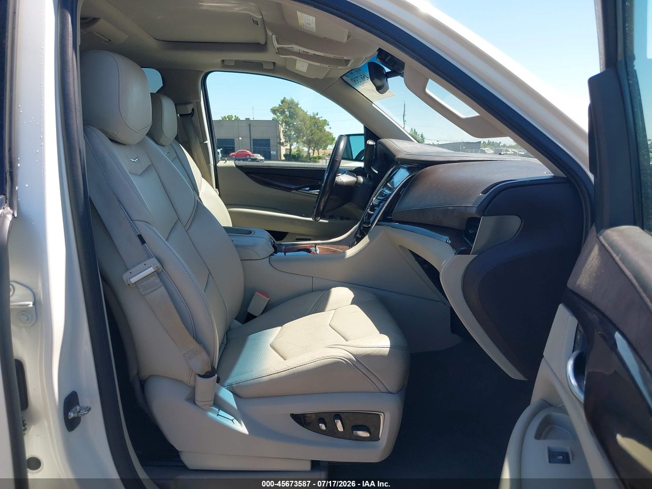 2015 CADILLAC ESCALADE ESV PREMIUM · 5/11