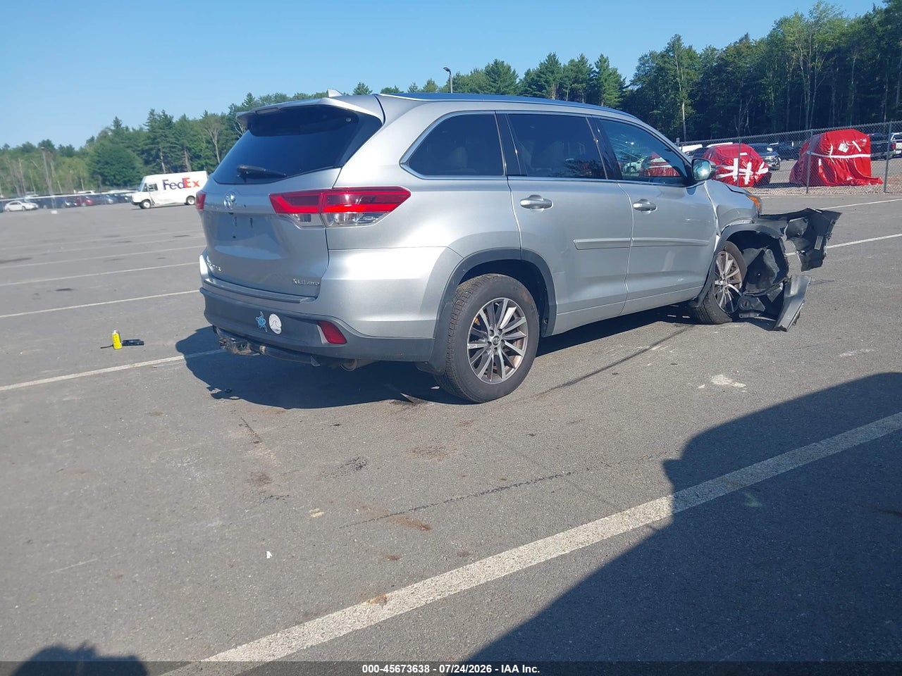 2017 TOYOTA HIGHLANDER XLE · 4/11