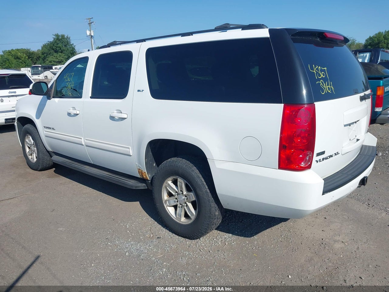 2011 GMC YUKON XL 1500 SLT · 3/11