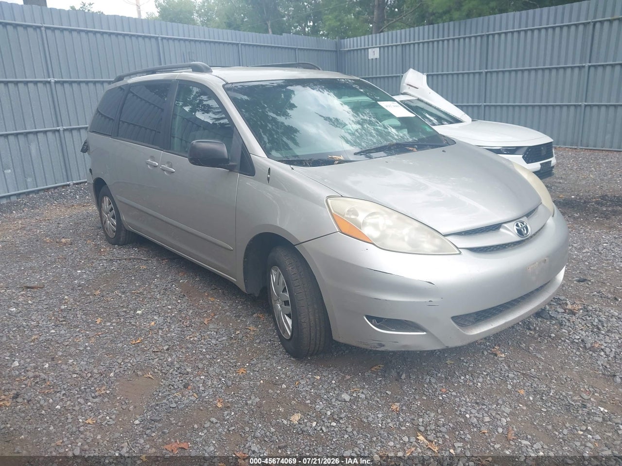 5TDZK23C18S****** · 2008 TOYOTA SIENNA LE