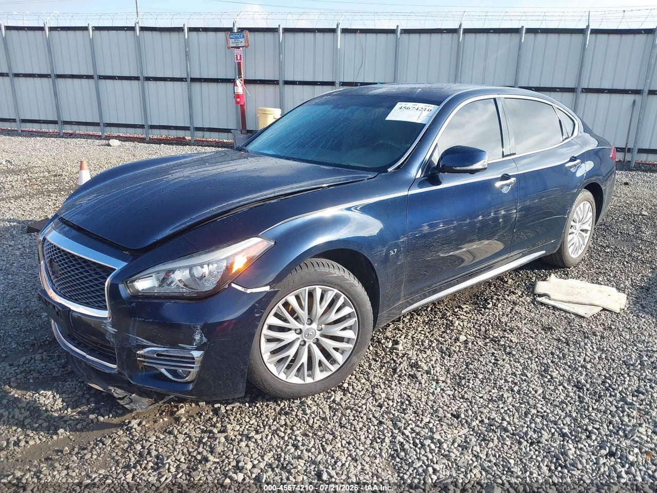 2016 INFINITI Q70L 3.7X · 2/10