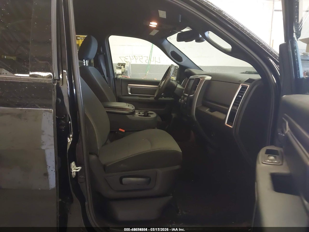 2022 RAM 1500 CLASSIC WARLOCK  4X4 6'4 BOX · 5/11