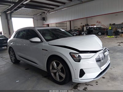 WA1LAAGEXKB****** · 2019 AUDI E-TRON PREMIUM PLUS