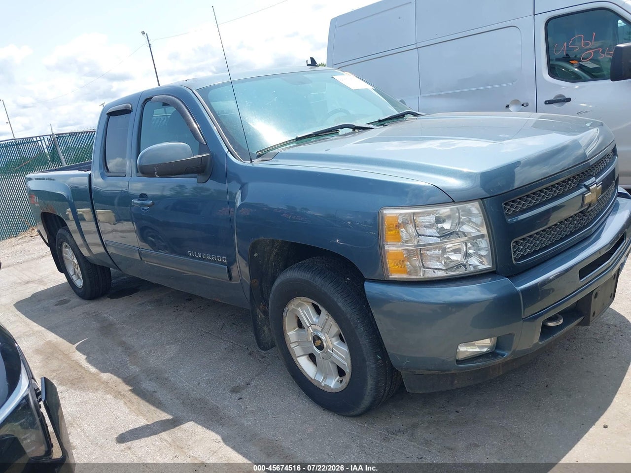 1GCRKSE30BZ****** · 2011 CHEVROLET SILVERADO 1500 LT