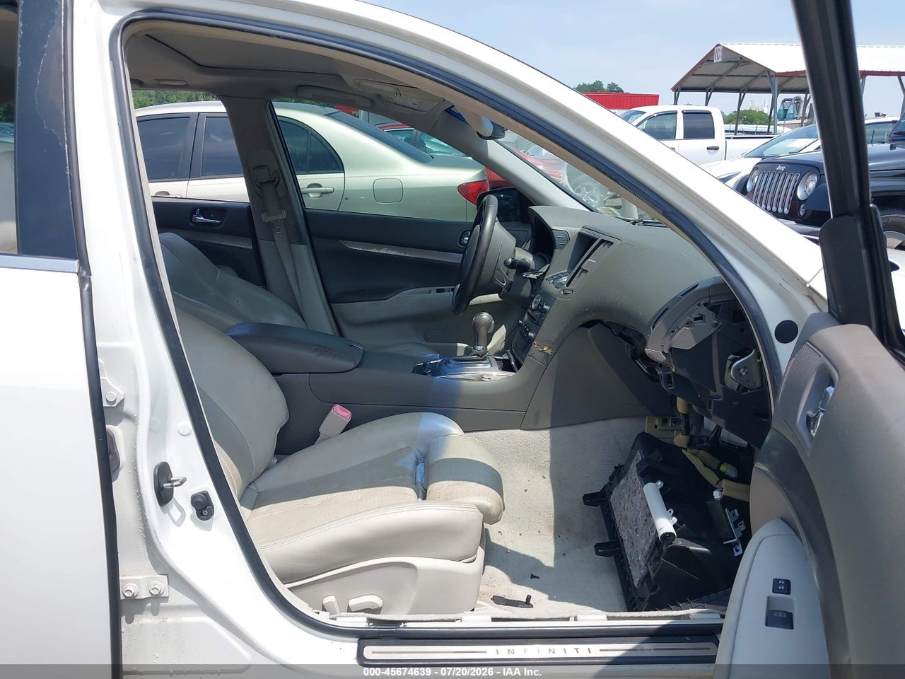 2010 INFINITI G37X · 5/10
