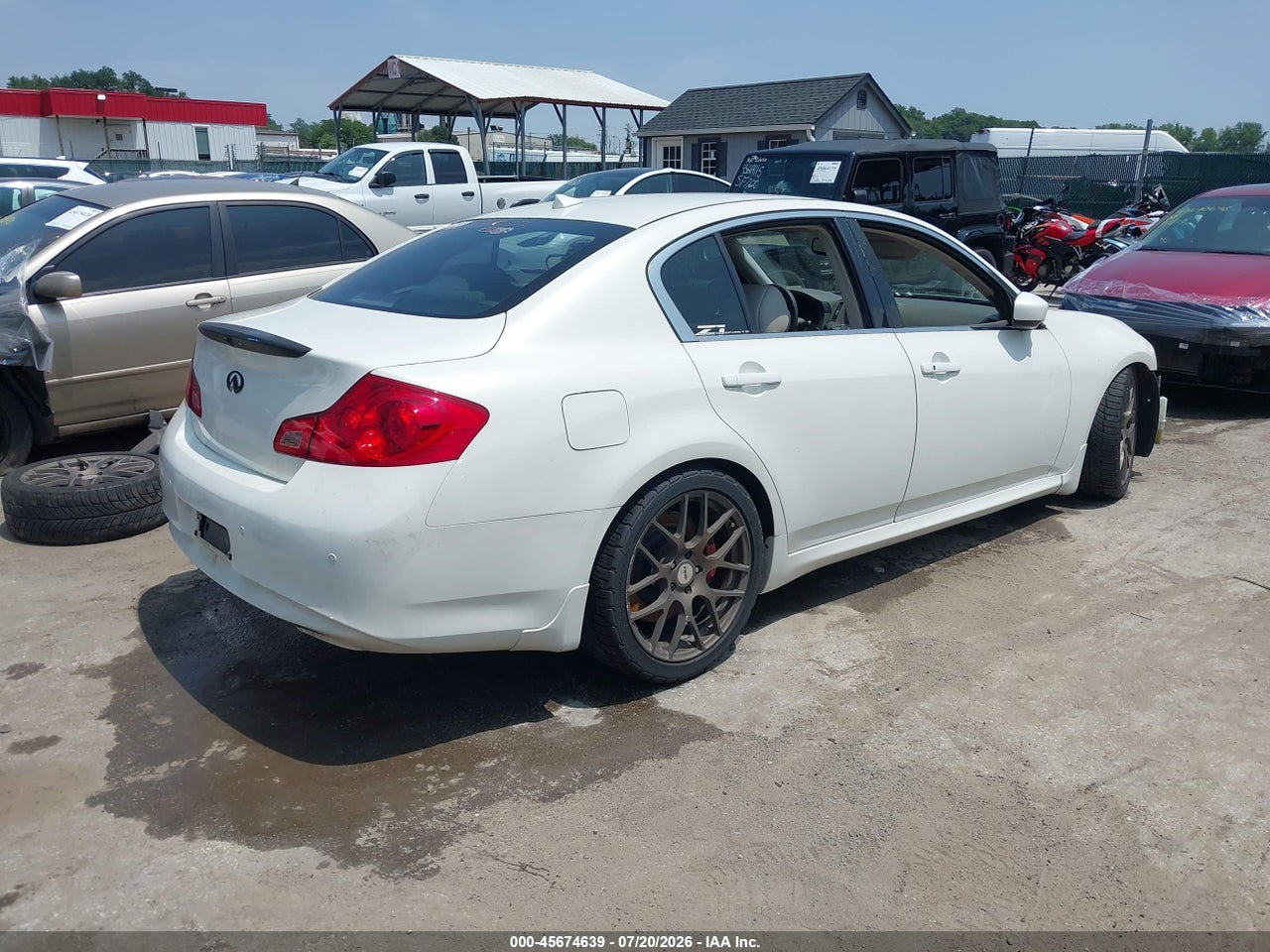 2010 INFINITI G37X · 4/10
