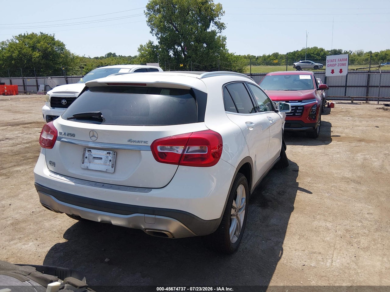 2019 MERCEDES-BENZ GLA 250 4MATIC · 4/10