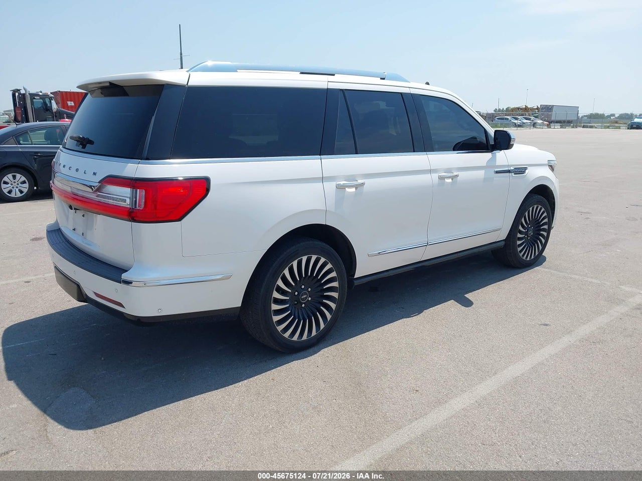 2018 LINCOLN NAVIGATOR BLACK LABEL · 4/11