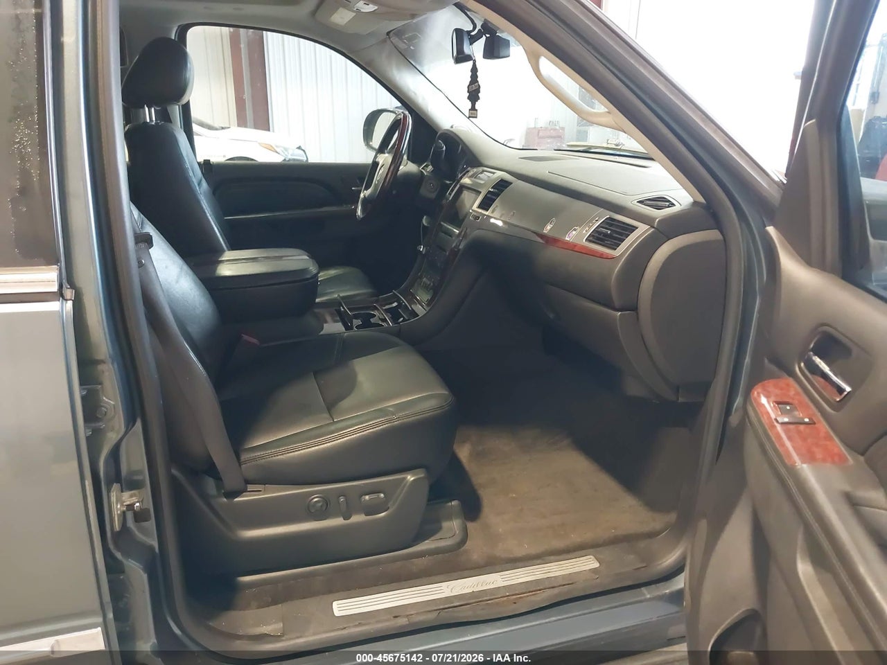 2010 CADILLAC ESCALADE ESV LUXURY · 5/11
